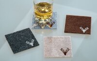 Quadratischer Untersetzer mit gesticktem Hirschkopf...