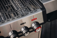 Monroe Pro 3 SIKR Turbo mit 3 Brennern, Hochleistungshitzezone, Rückwandbrenner, Seitenablage, gusseiserner Rost